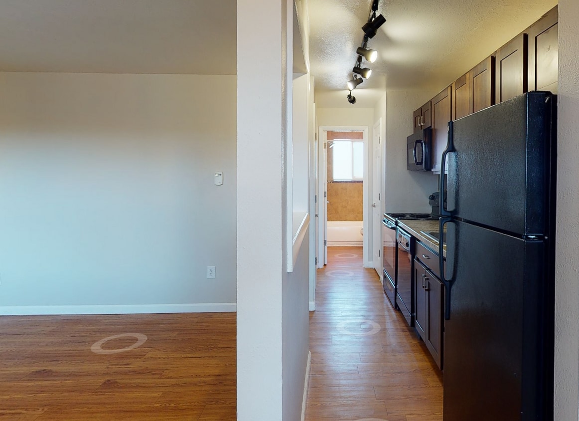 Photo - Courtyard at Cherry Creek Apartments