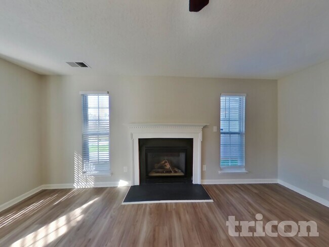 Foto del edificio - 3912 Farlow Rd