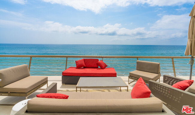 Building Photo - 27102 Malibu Cove Colony Dr