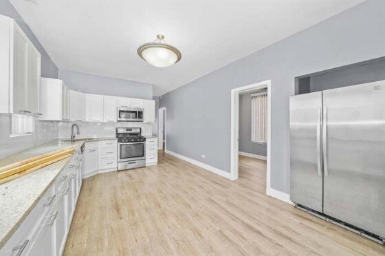 Kitchen - 1341 Oak Park Ave