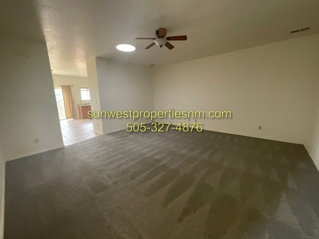 Building Photo - 549 E Zia St