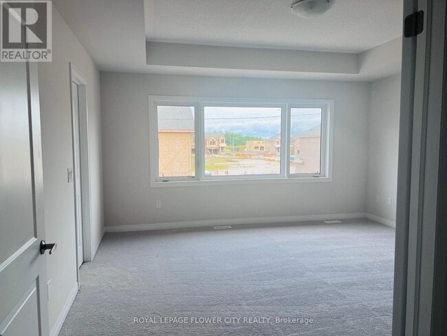 Photo du bâtiment - 33 Prince Philip Blvd