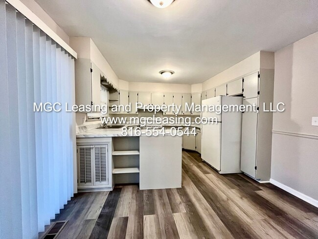 Building Photo - Charming Single Family Home -Ready for your September Move-in!