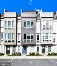 Building Photo - 1550 Trafalgar Ln