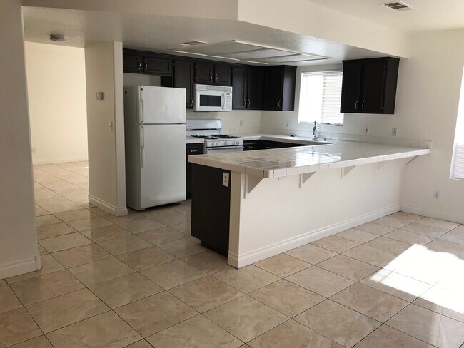 Foto del edificio - 6404 Rose Tree Ln