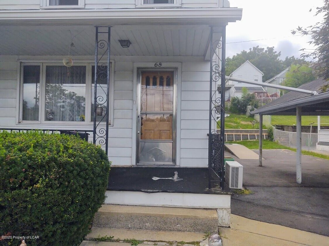 Primary Photo - 68 S Main St