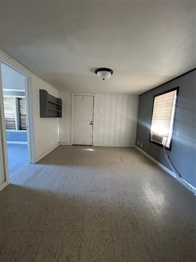 Foto del edificio - 1901 N Avenue G