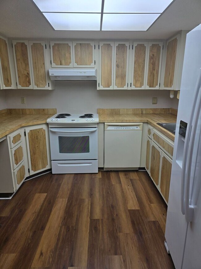 Foto del edificio - First Floor Condo in Sherwood off Beach Pa...