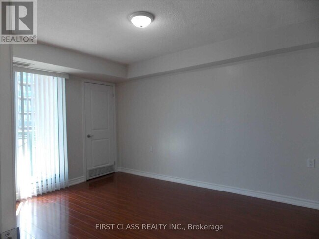 Photo du bâtiment - 308-920 SHEPPARD Ave