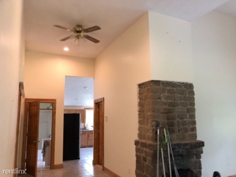 Foto principal - 3 br, 1 bath House - 77 Charlotte Ave.