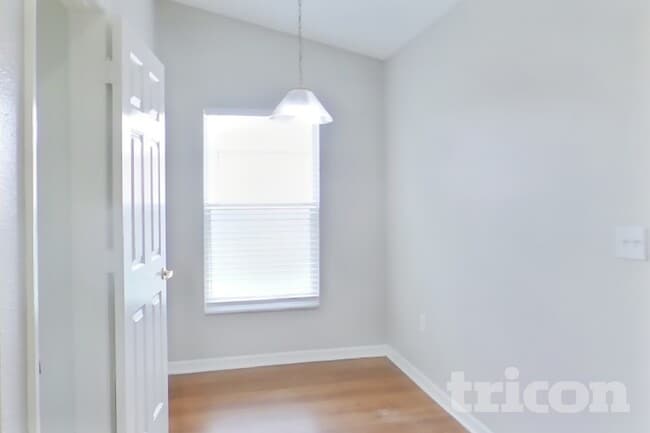 Foto del edificio - 7833 Manor Dr