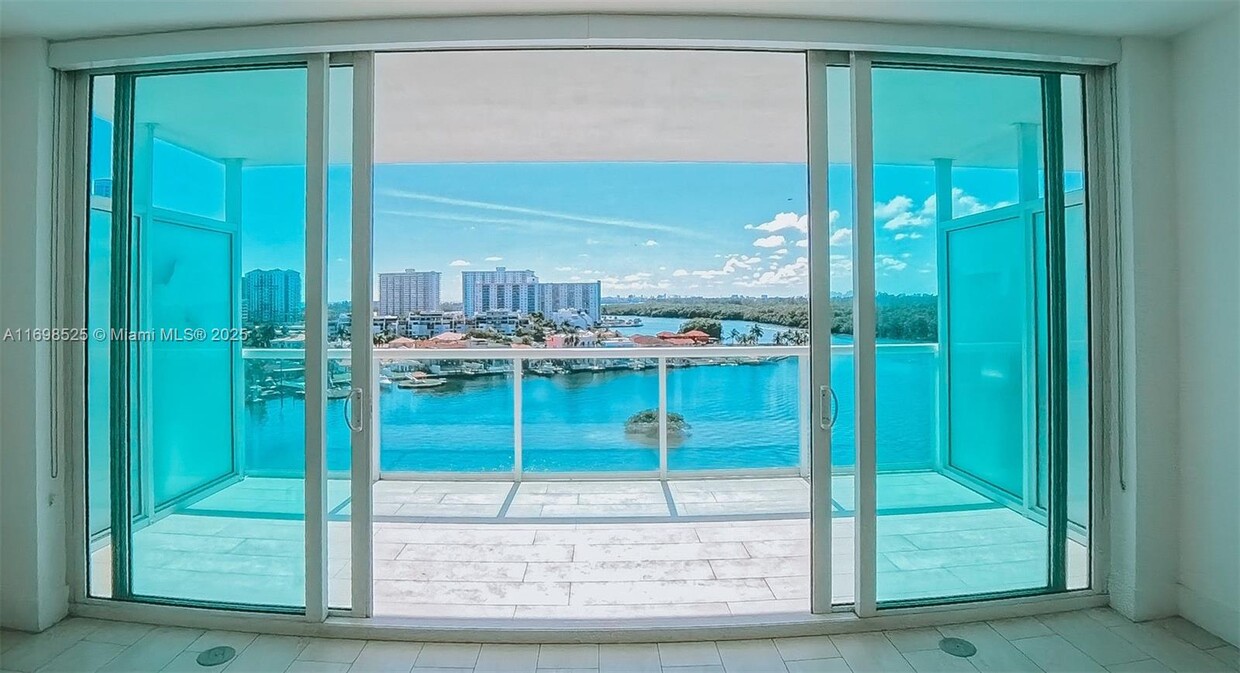 Foto principal - 400 Sunny Isles Blvd