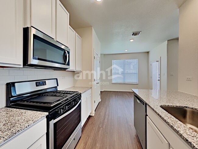 Foto del edificio - 2722 Meadowood Heights