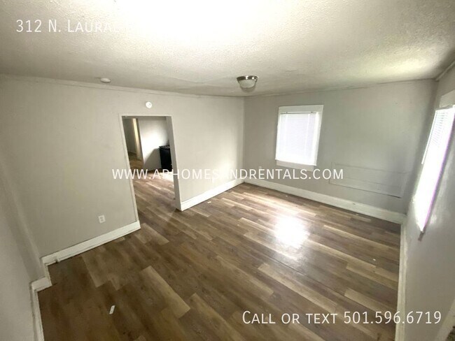 Building Photo - 312 N. Laurel St | $550 | 2 beds, 1 full bath