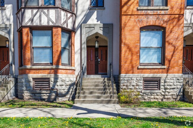 Entrada - Greenway Place
