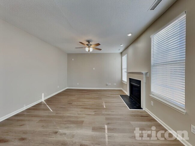 Foto del edificio - 3445 Dutchman Rd