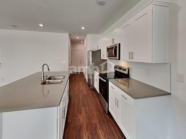 Building Photo - 8902 Tiger Tooth Ave