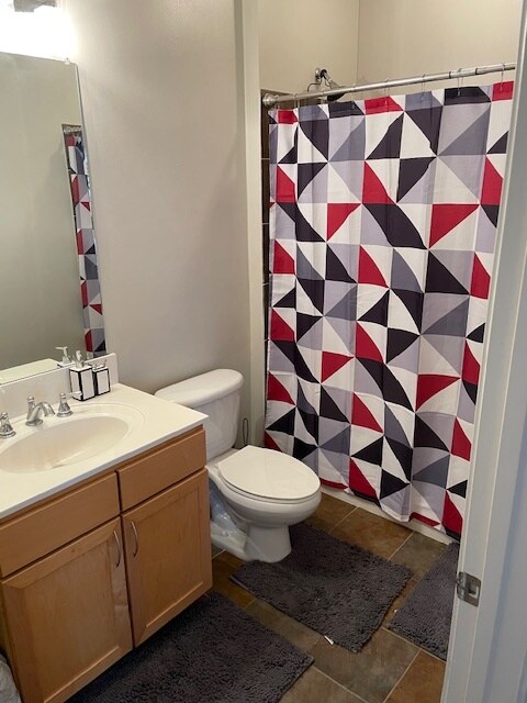 Baño del pasillo - 3000 Vanderbilt Pl
