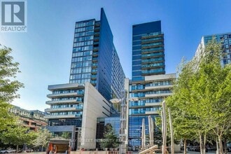 Building Photo - 36 Lisgar St