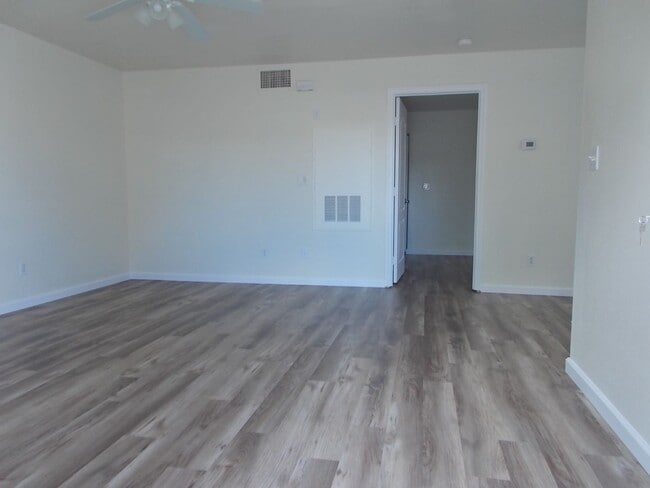 Building Photo - Charming 1 Bedroom, 1 Bath Home in a Well-Maintained HOA Community