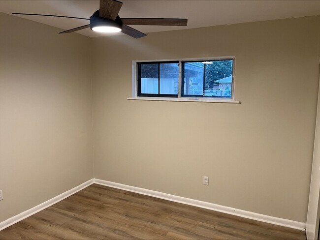 Foto del edificio - 708 Cottonwood Dr