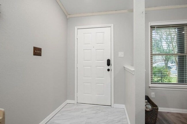 Building Photo - 12719 Covington Trail