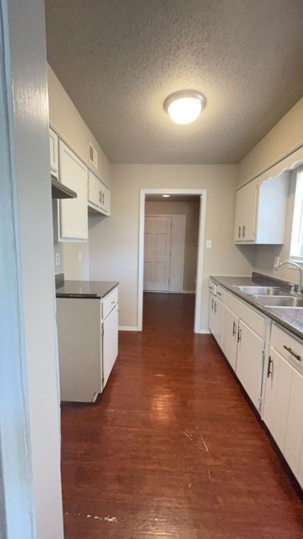 Photo - 4 Success is now offering this spacious 3 ... House