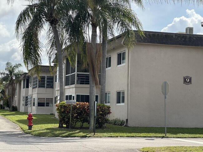 Foto del edificio - 500 Bonnie Blvd
