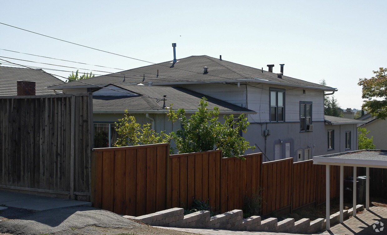 Building Photo - 3675 Christensen Ln