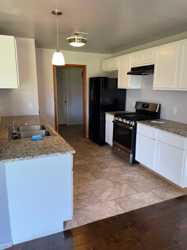 10309 Banff Way, Yukon, OK 73099 House Rental in Yukon, OK