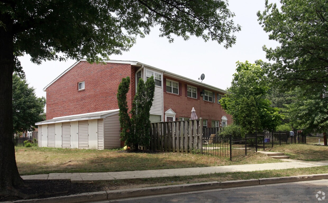Primary Photo - 4301 Ponds St NW