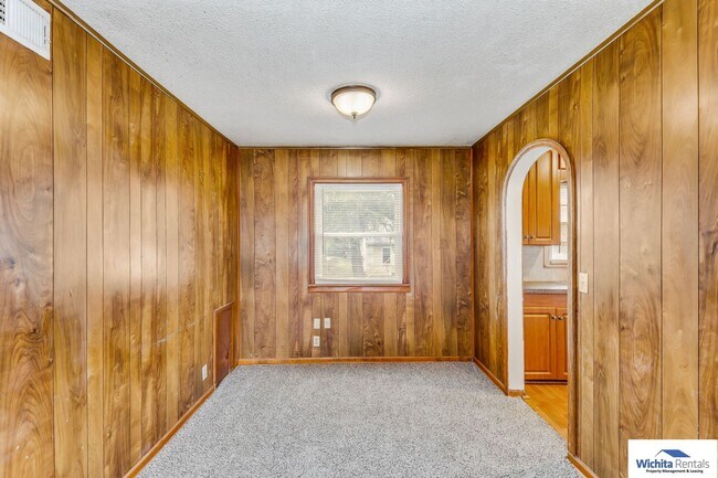 Building Photo - 2 bedroom near Wichita State University