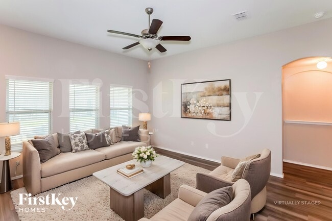 Building Photo - 1305 Trumpet Dr