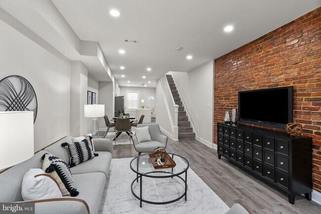 Foto del edificio - 518 N Lakewood Ave