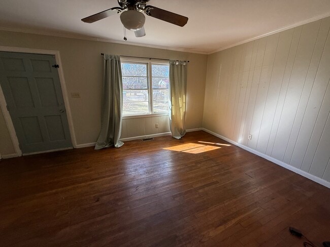 Foto del edificio - 406 Meadow Ln