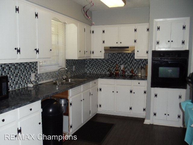 Building Photo - 904 28th St