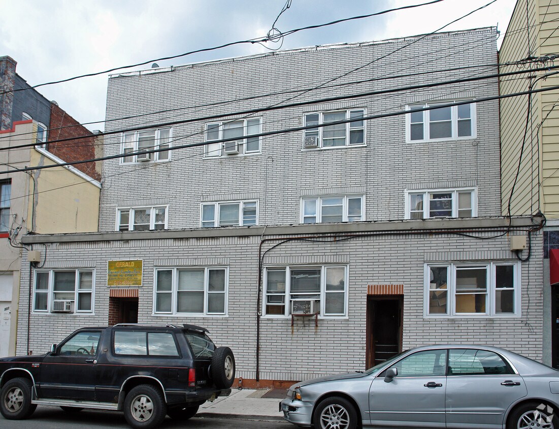 Foto del edificio - 911 Bergenline Ave