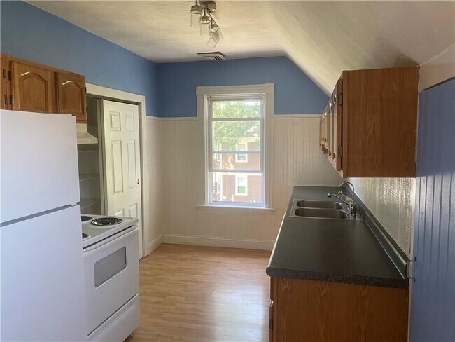 Foto del edificio - 115 Blackamore Ave