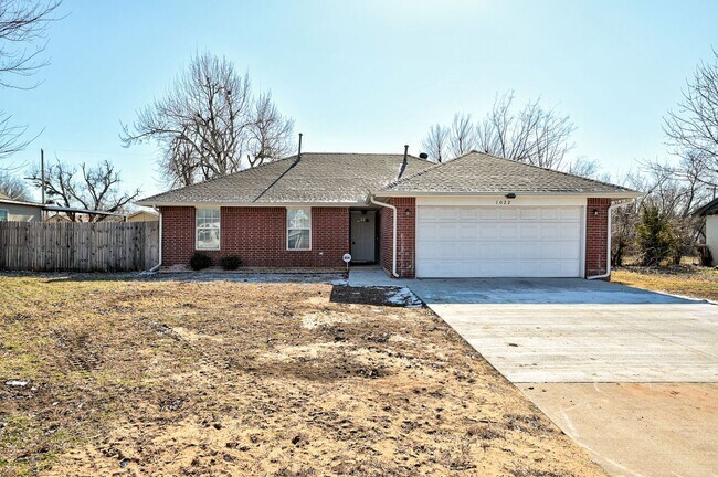 Building Photo - 3BD/2BTH Home Minutes from Broadway Extension
