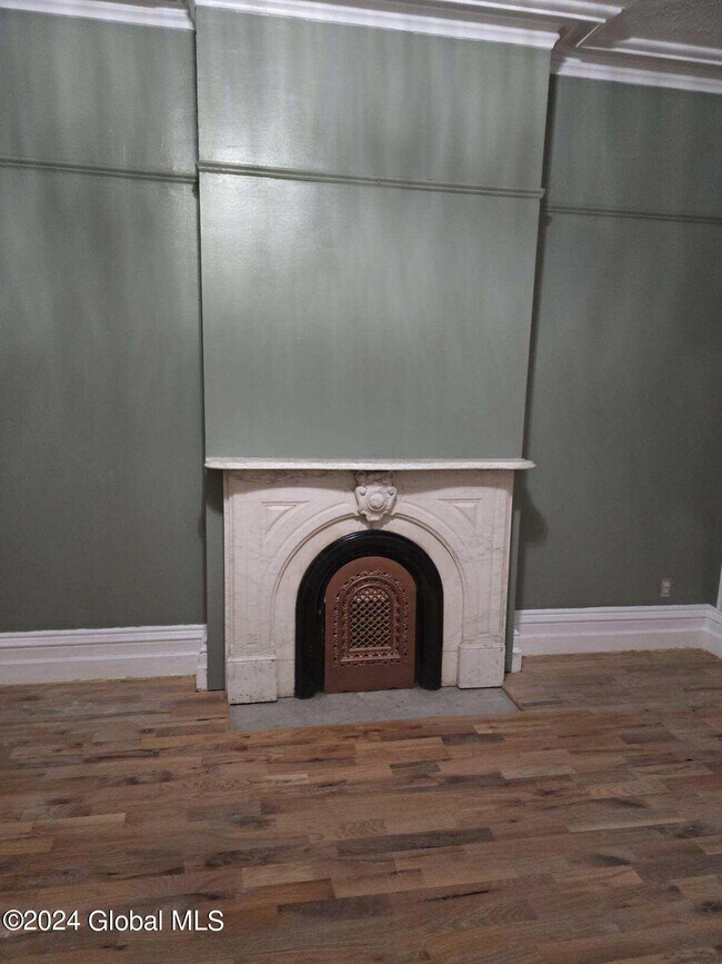 17 Ash Grove Pl Unit 2, Albany, NY 12202 Room for Rent in Albany, NY