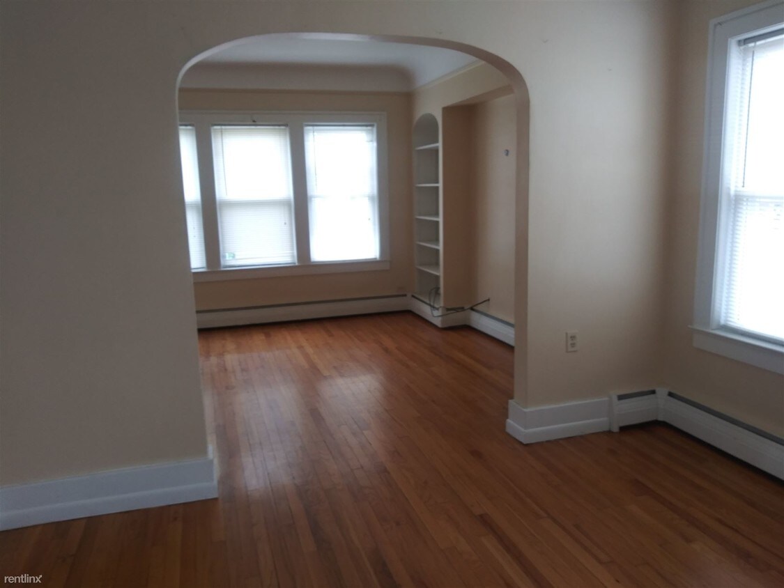 Primary Photo - 2 br, 1 bath Apartment - 158 Mark Ave