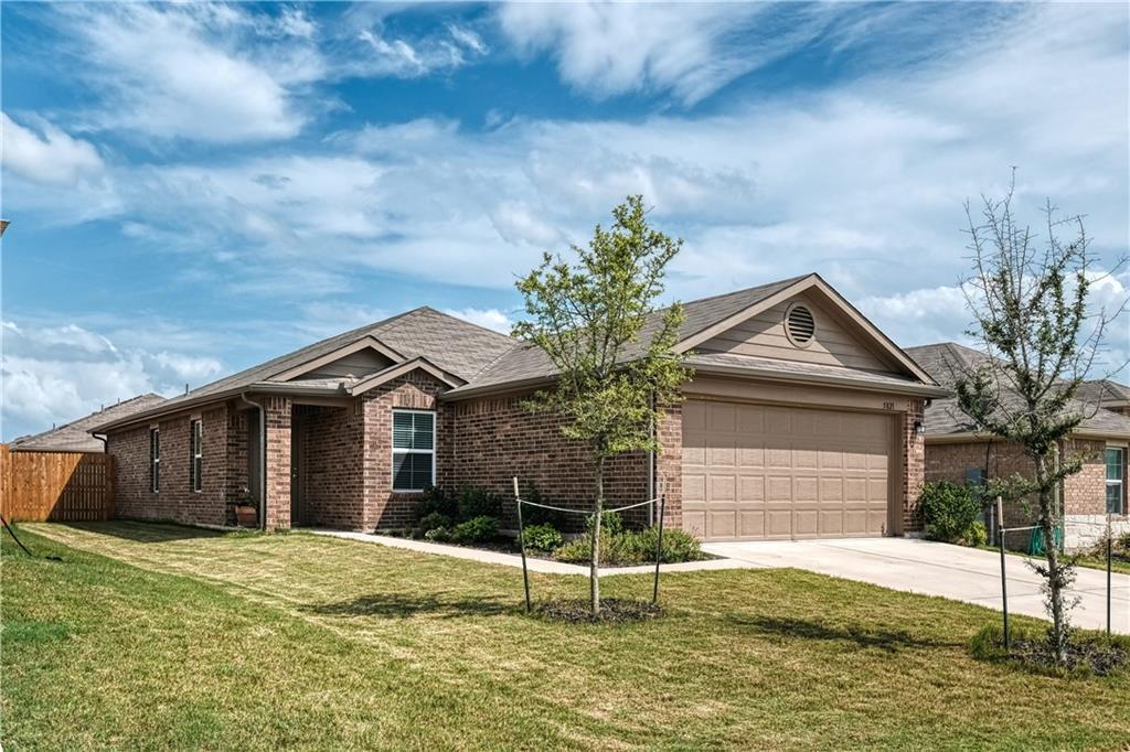 Foto principal - 5821 Roderick Dr