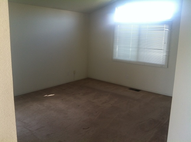 Building Photo - Lovely Home in Sought-After Neighborhood