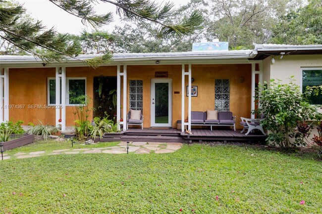 Foto del edificio - 750 NE 120th St