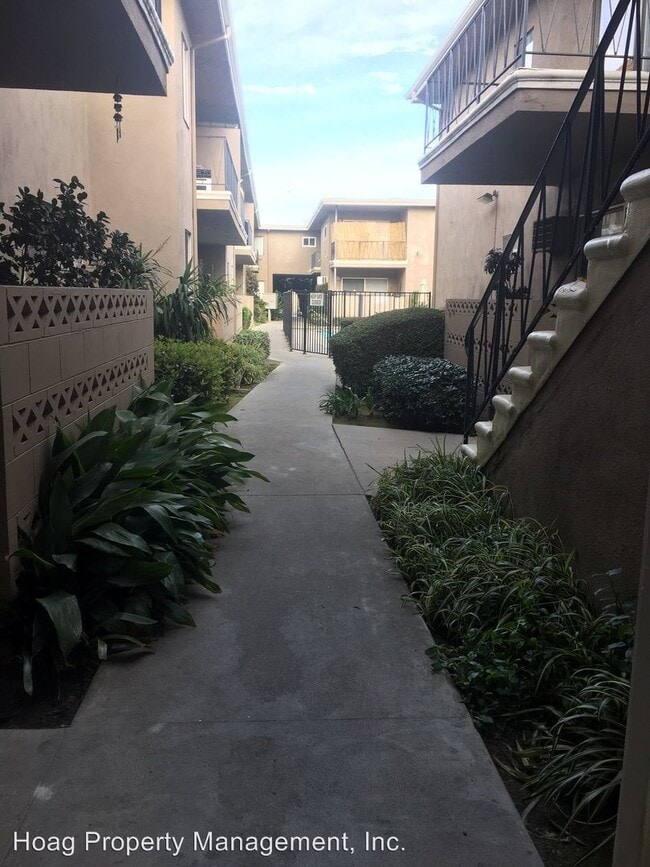 Building Photo - 11628 Gurley Ave