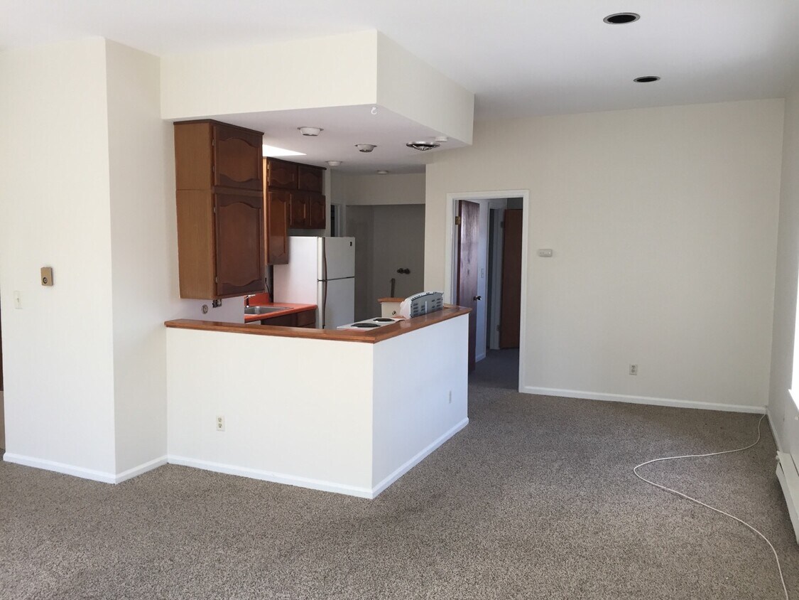 Building Photo - 59 Elm St
