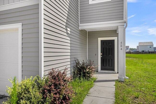 Building Photo - 424 Pender Woods Dr