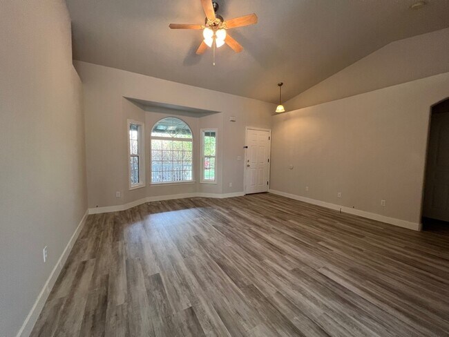 Foto del edificio - Revamped 4bed 2bath South Boise