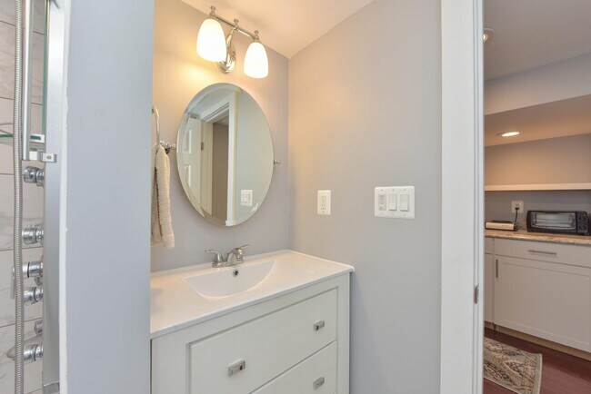 Foto del edificio - 103 W Cedar St