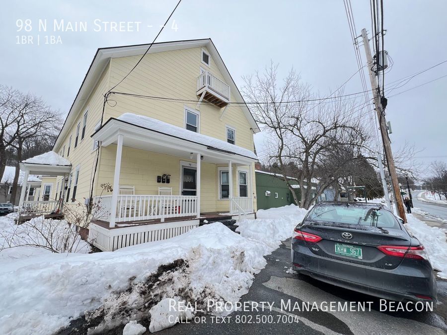 98 N Main St Unit 4, Hartford, VT 05001 Room for Rent in Hartford, VT